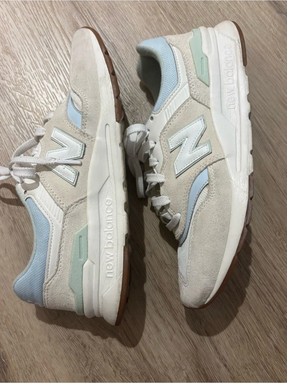 New Balance Women's Cream and Light Blue Athletic Sneakers